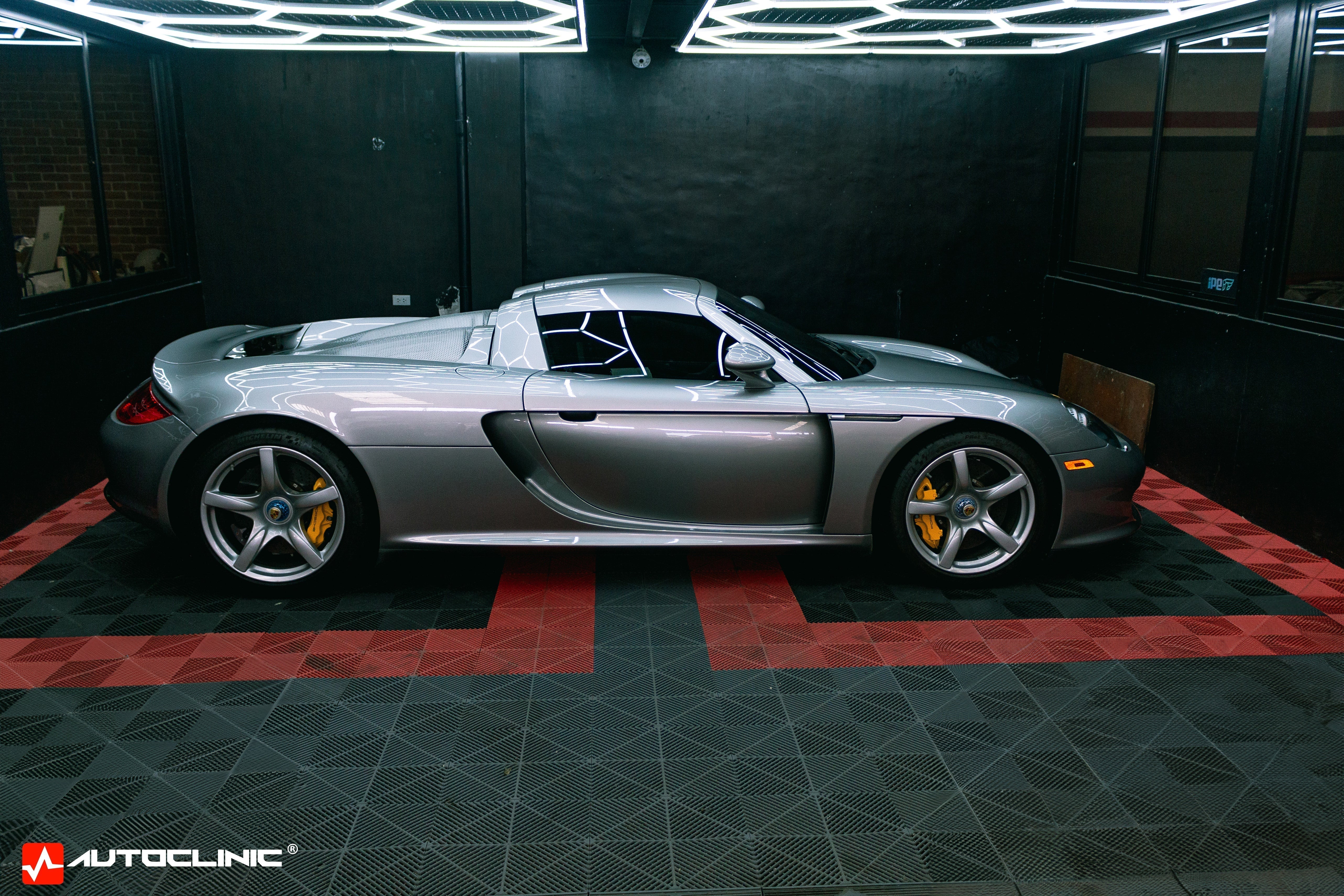 Drive Your Carrera GT: The KW HLS4 Lift Solution