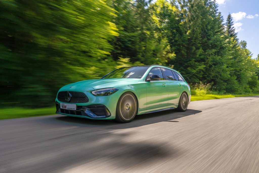 An upgrade in driving dynamics for the Mercedes-Benz C-class: KW V3 for the sedan (W206) and station wagon (S206)