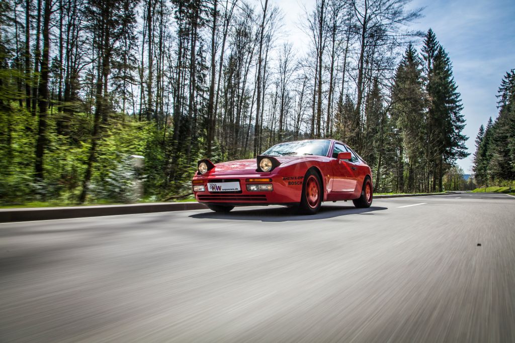 KW Classic Clubsport coilover kit is now available for Porsche 944