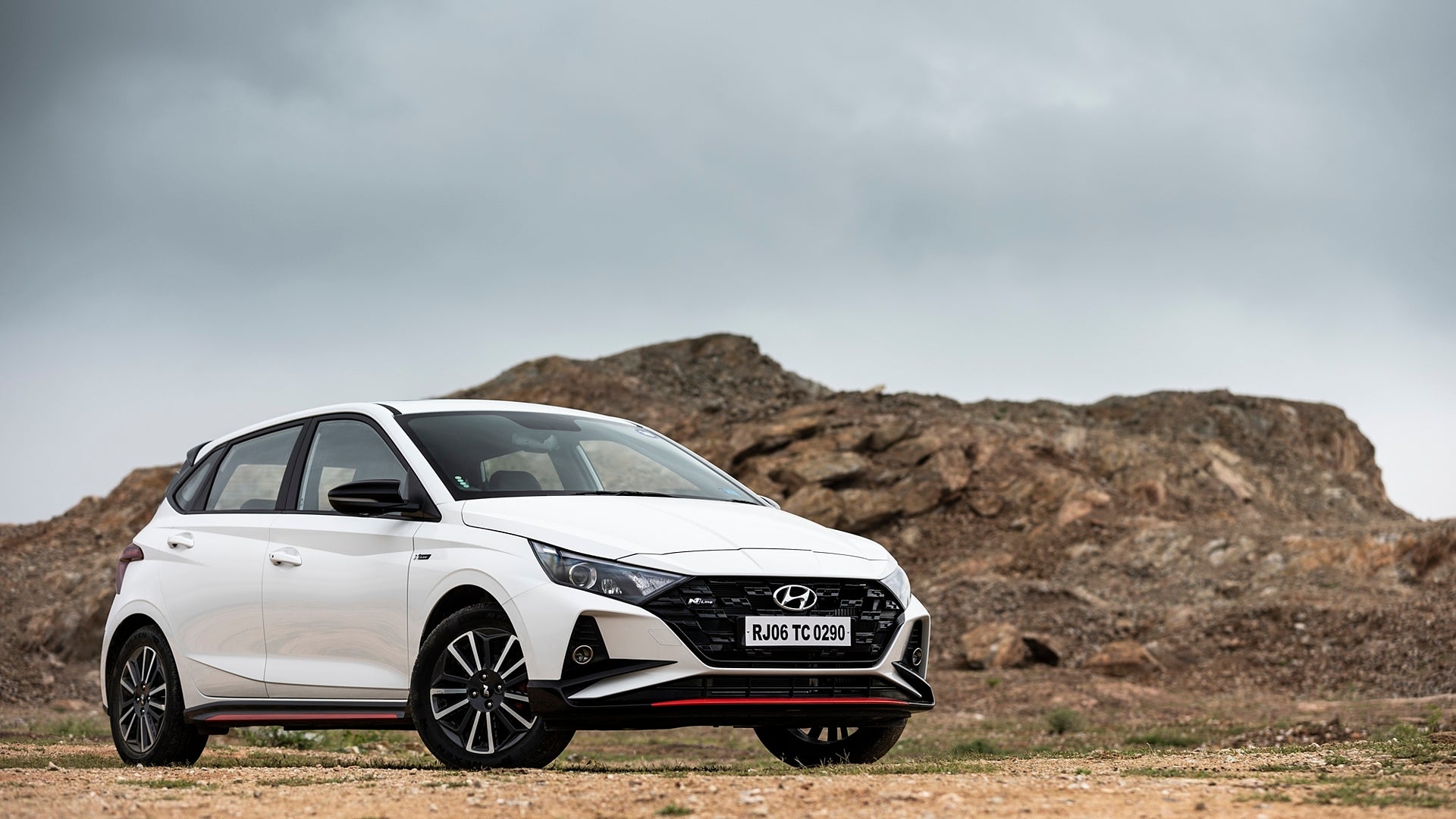 With the KW V3 coilover suspension, the i20 N takes corners even sharper