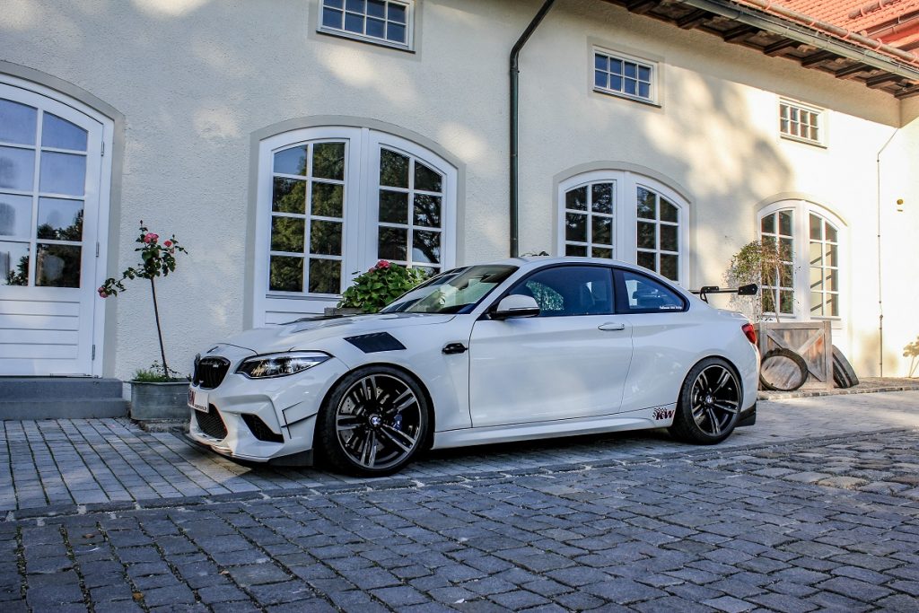 Old School BMW Tuning like a Boss: The Floßmann lightweight M2