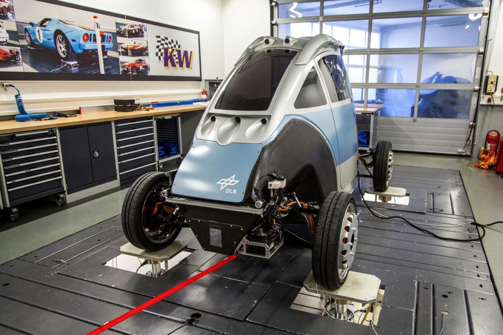 On one’s own account: DLR and KW develop artificial intelligence for vehicle chassis control